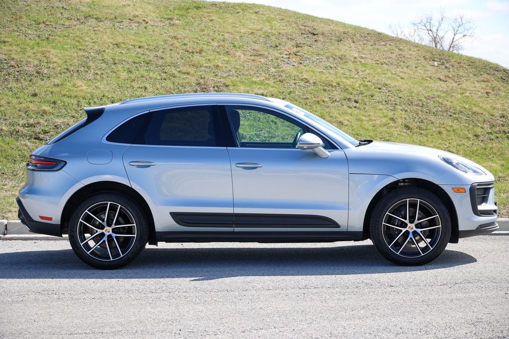 2025 Porsche Macan Base