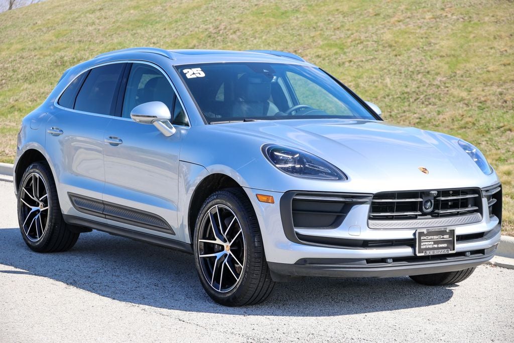 2025 Porsche Macan Base