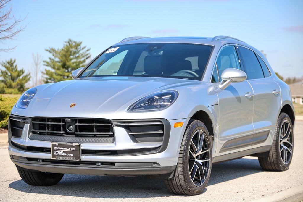 2025 Porsche Macan Base