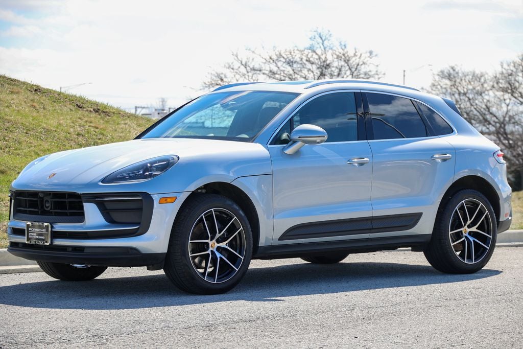 2025 Porsche Macan Base