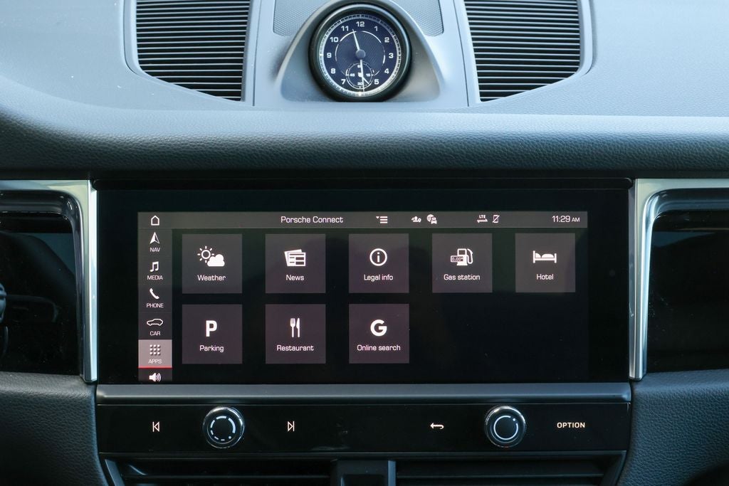 2025 Porsche Macan Base