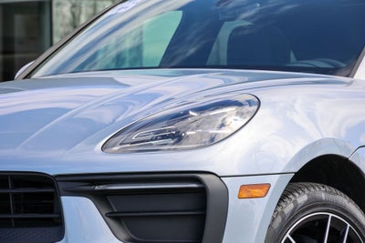 2025 Porsche Macan Base