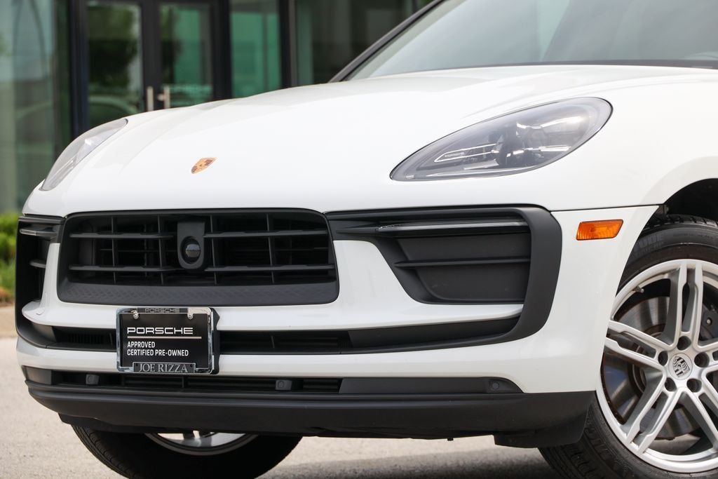 2026 Porsche Macan Base