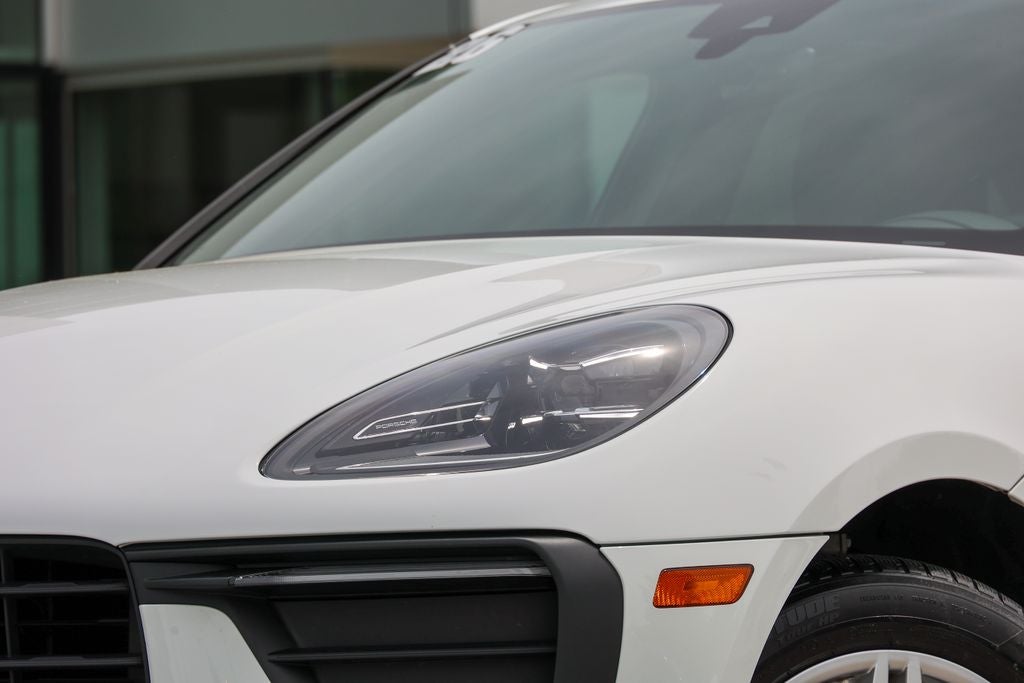2026 Porsche Macan Base