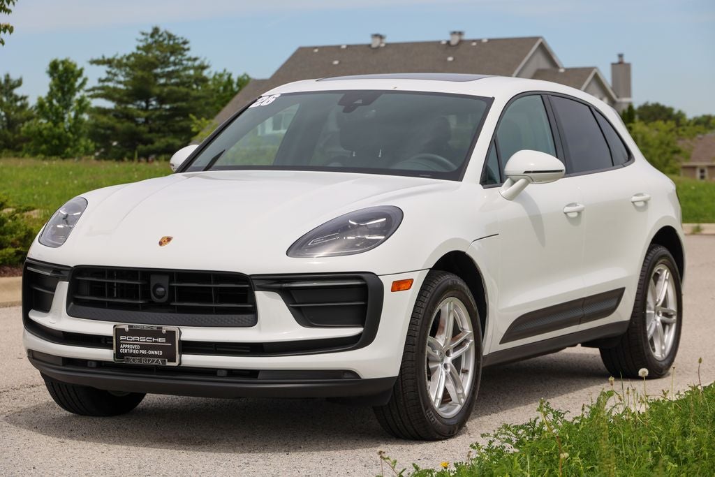 2026 Porsche Macan Base