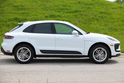 2026 Porsche Macan Base