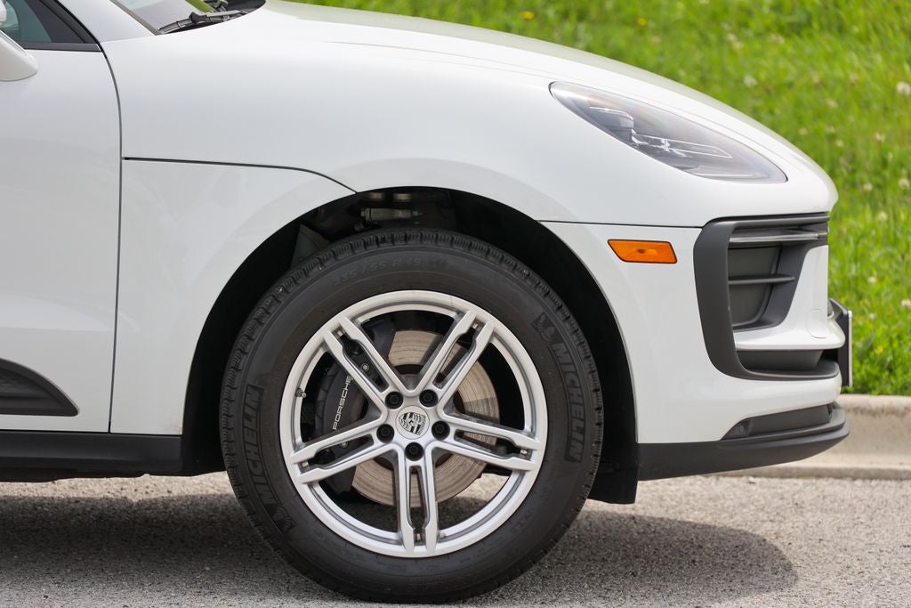 2026 Porsche Macan Base