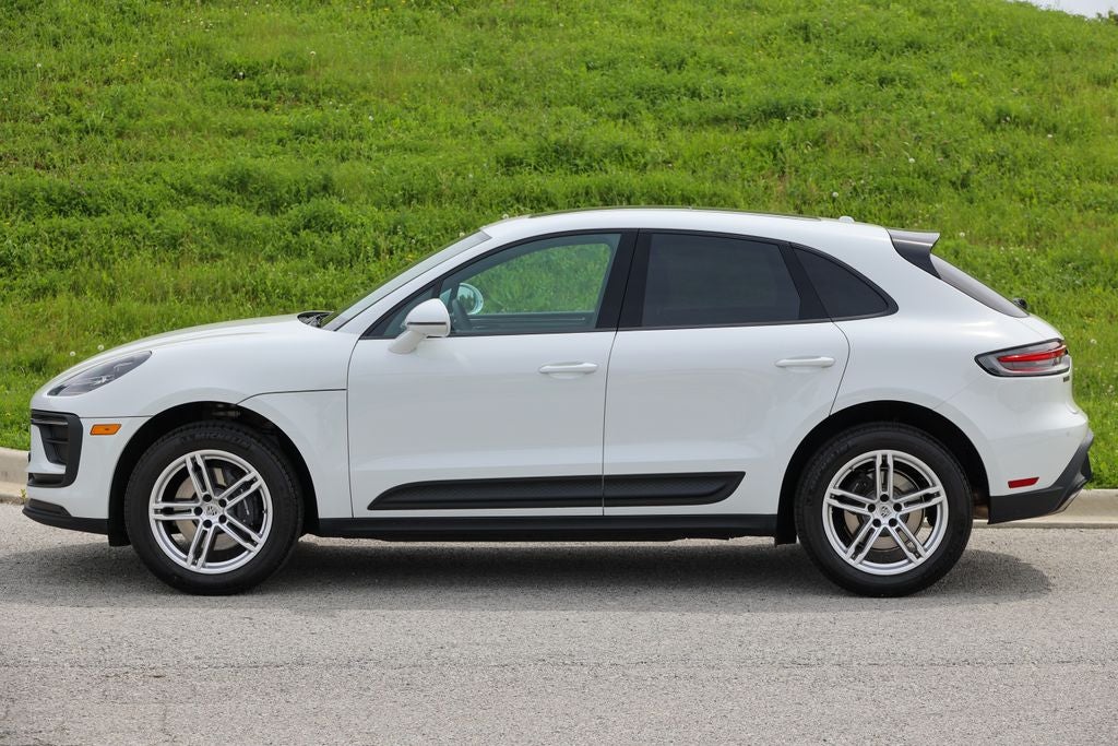 2026 Porsche Macan Base