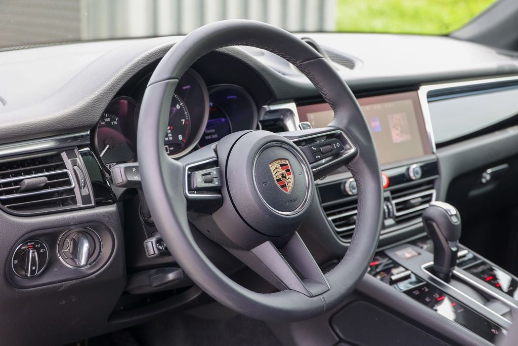 2026 Porsche Macan Base