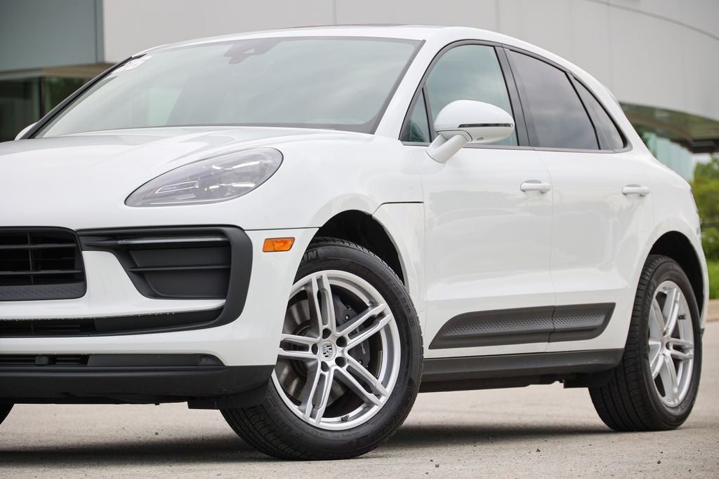 2026 Porsche Macan Base