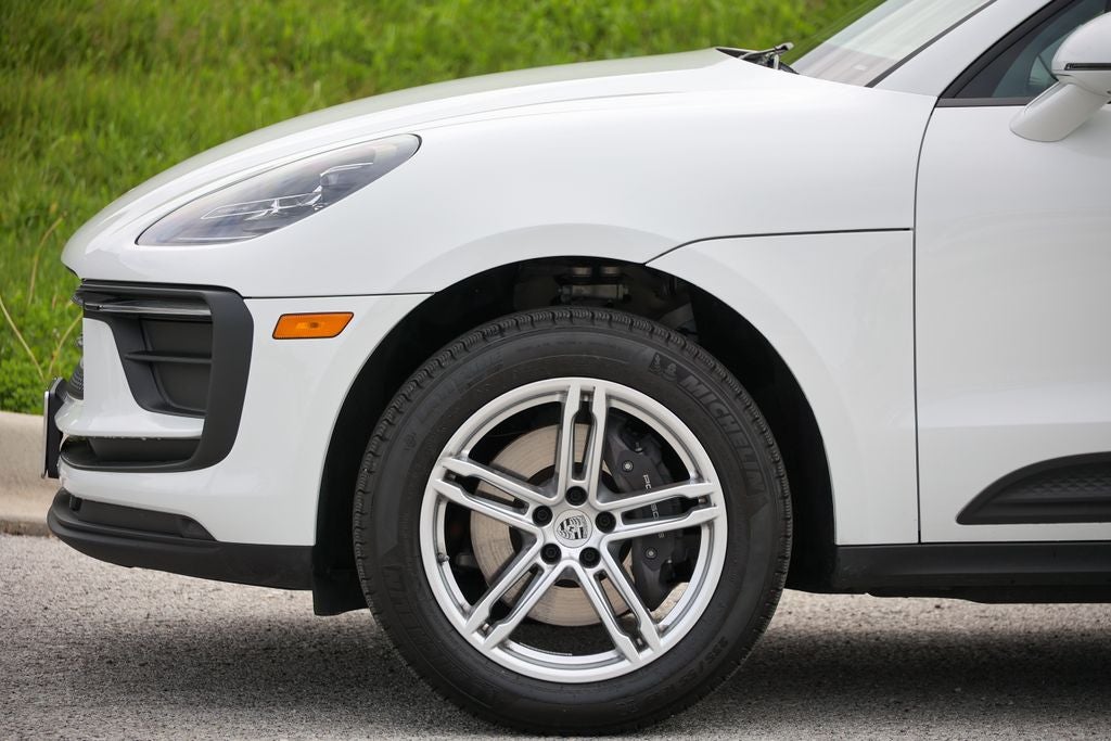 2026 Porsche Macan Base