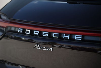 2026 Porsche Macan Base