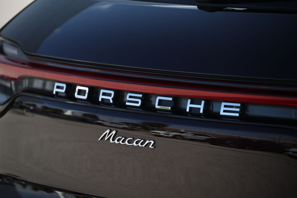 2026 Porsche Macan Base