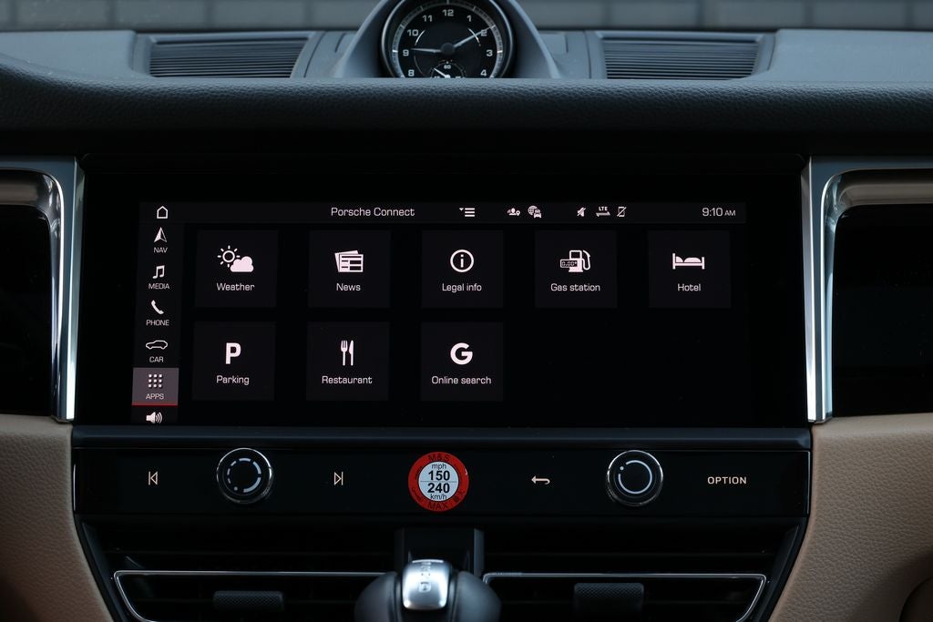 2026 Porsche Macan Base