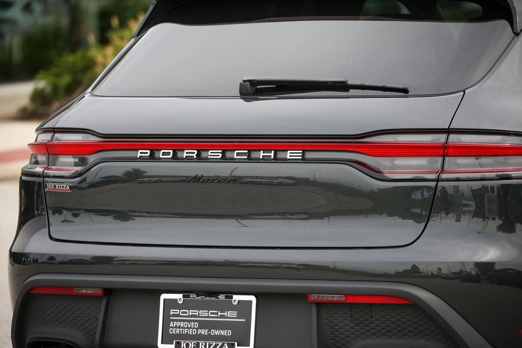 2026 Porsche Macan Base