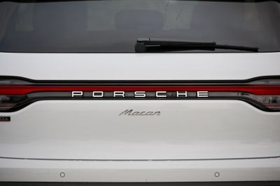 2026 Porsche Macan Base