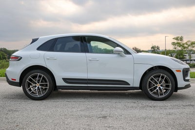 2026 Porsche Macan Base