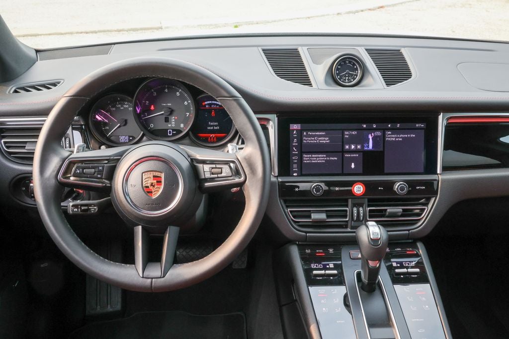 2026 Porsche Macan Base