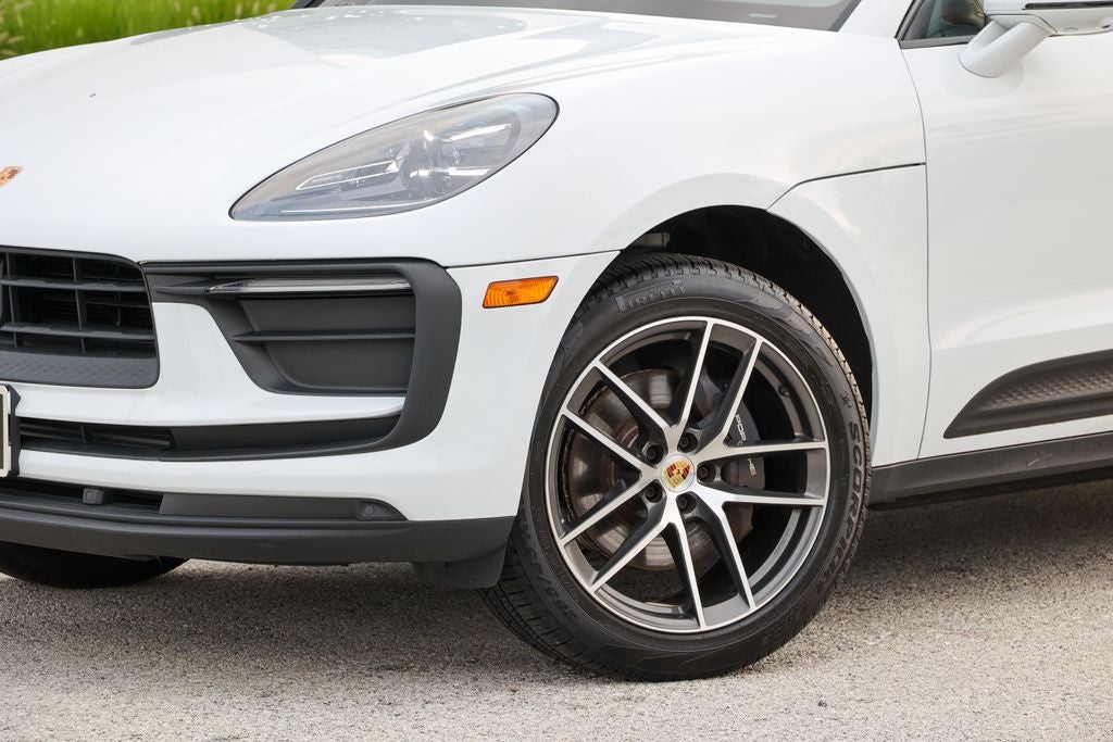 2026 Porsche Macan Base