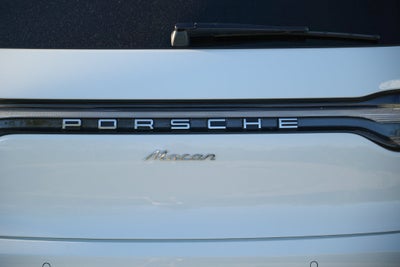 2026 Porsche Macan Base