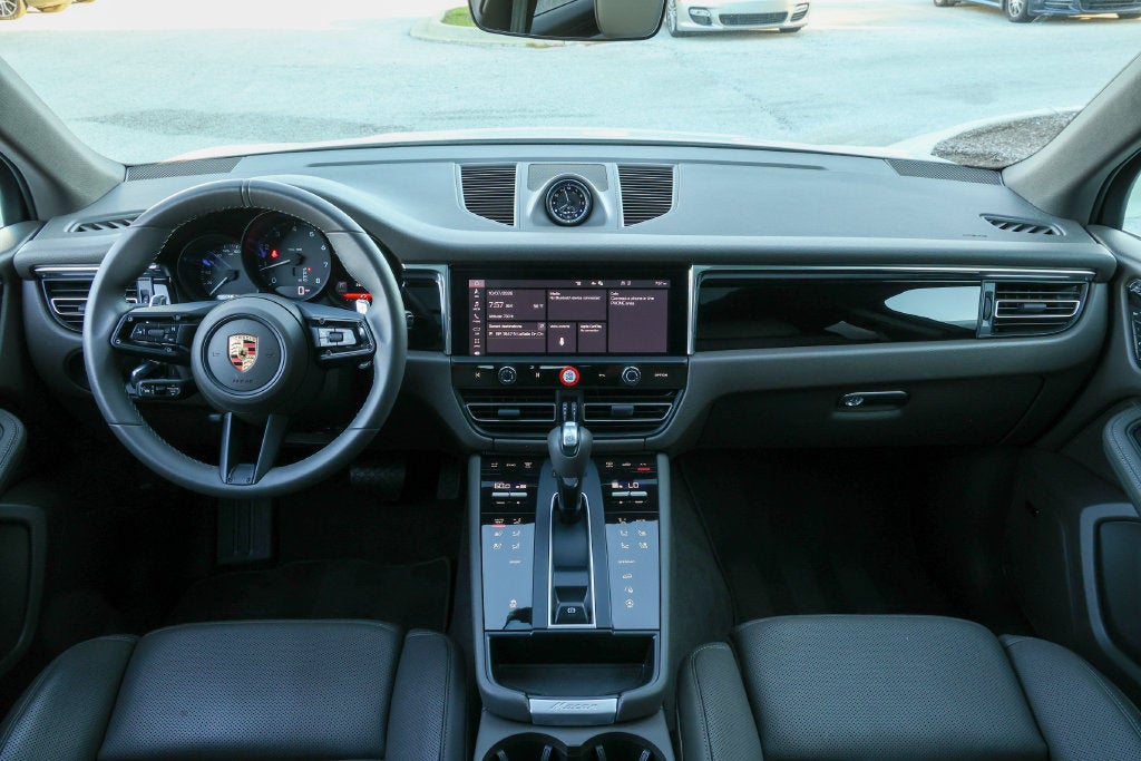 2026 Porsche Macan Base