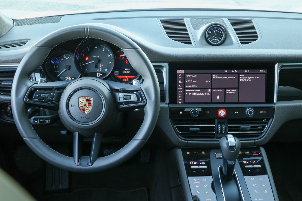 2026 Porsche Macan Base