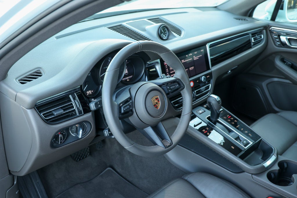 2026 Porsche Macan Base