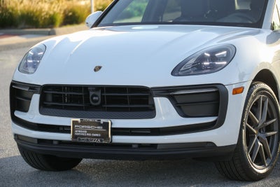 2026 Porsche Macan Base