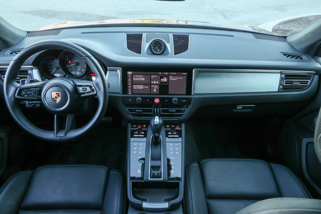 2026 Porsche Macan Base