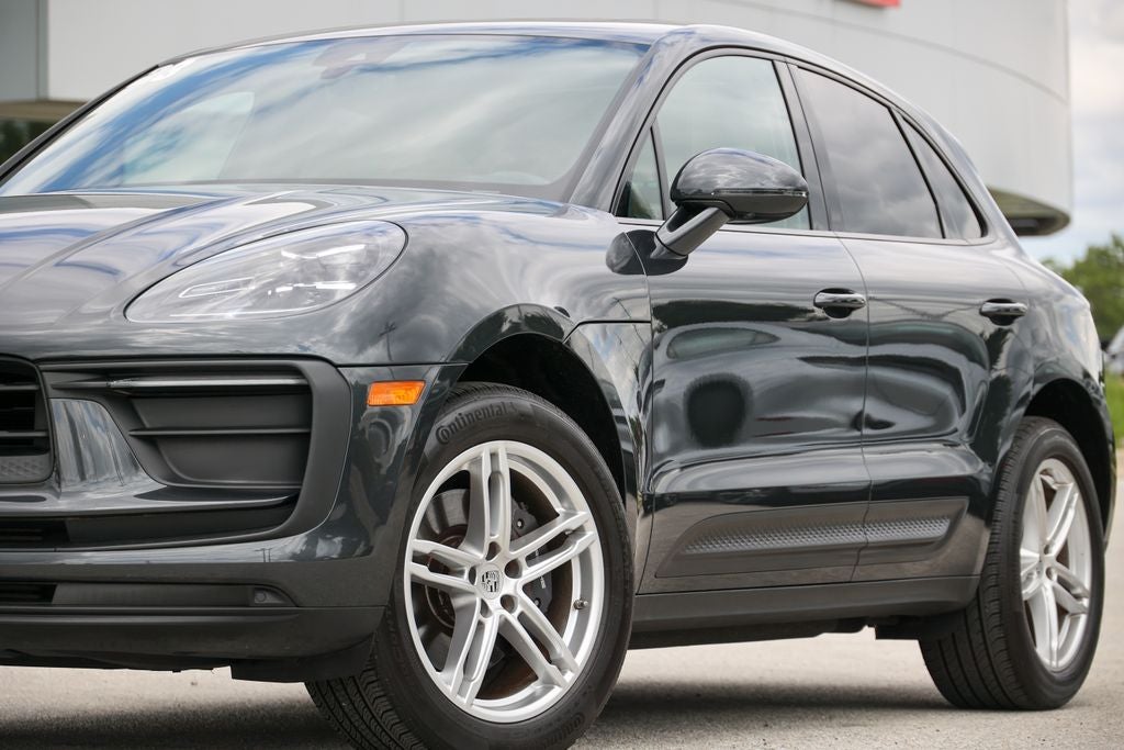 2023 Porsche Macan Base
