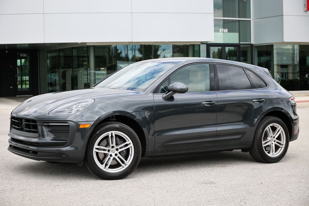 2023 Porsche Macan Base