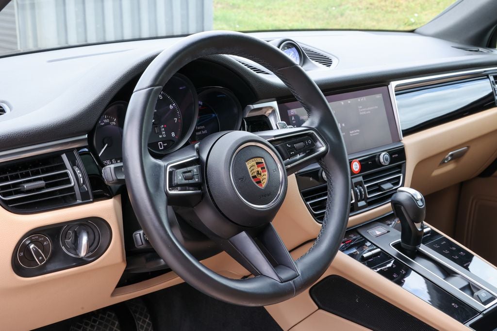 2023 Porsche Macan Base