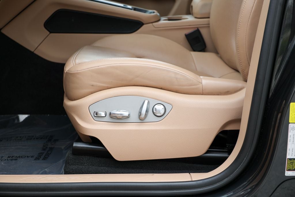 2023 Porsche Macan Base