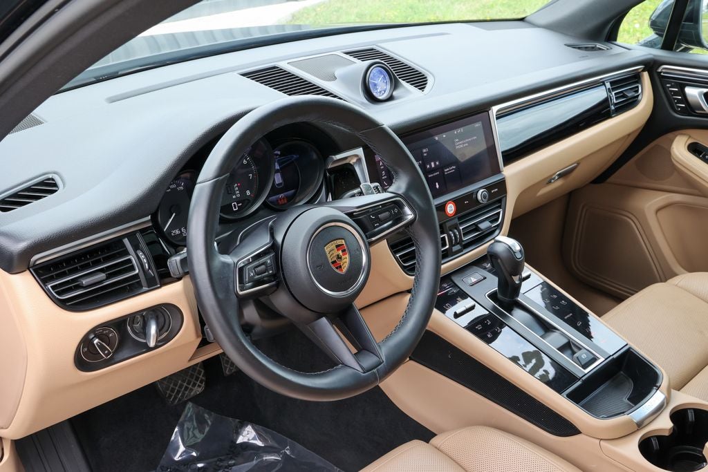 2023 Porsche Macan Base