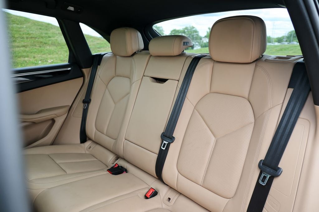 2023 Porsche Macan Base