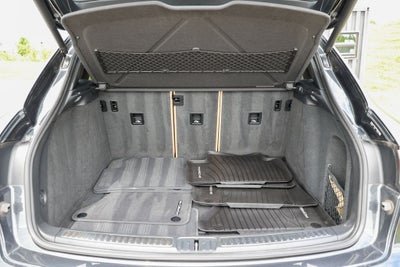 2023 Porsche Macan Base