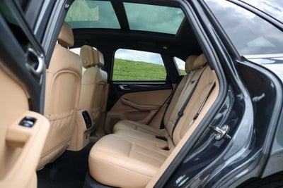 2023 Porsche Macan Base