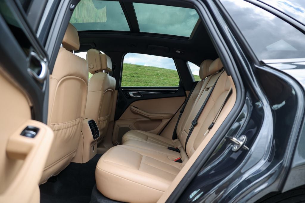 2023 Porsche Macan Base
