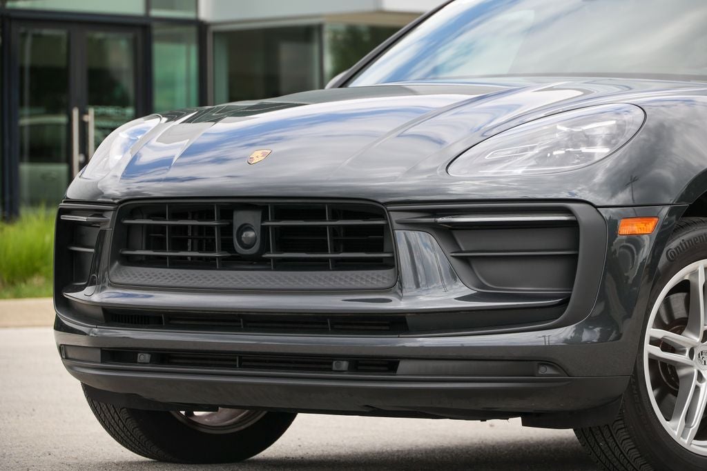 2023 Porsche Macan Base
