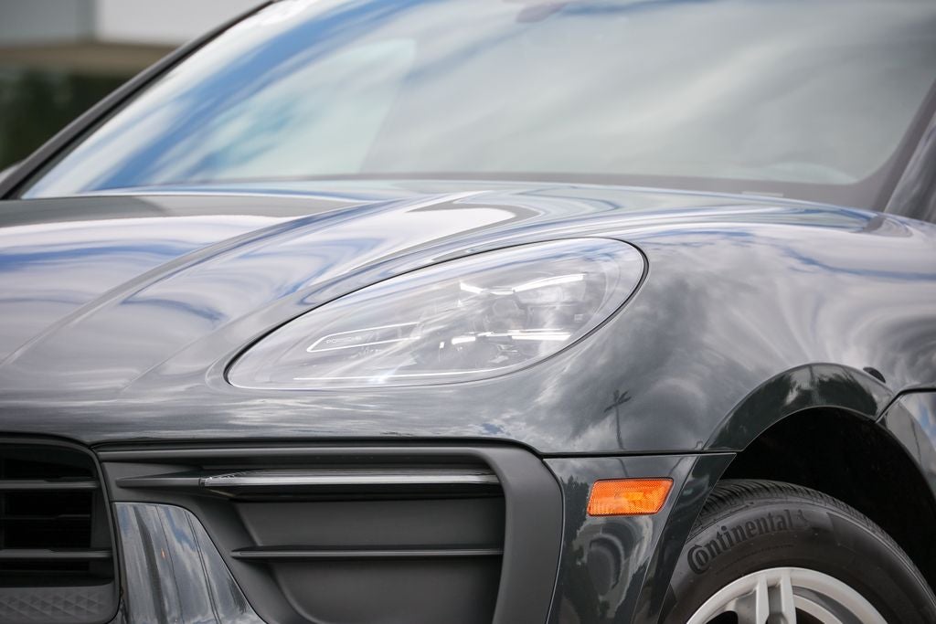 2023 Porsche Macan Base
