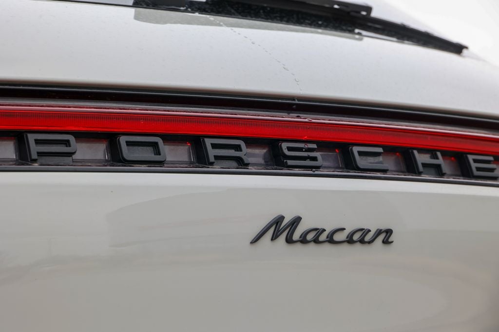 2026 Porsche Macan Base