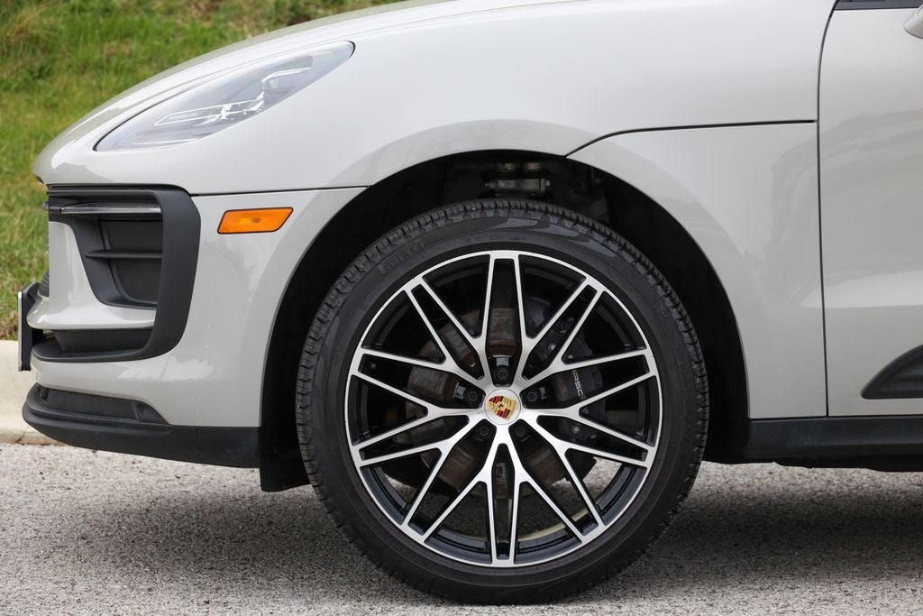 2026 Porsche Macan Base