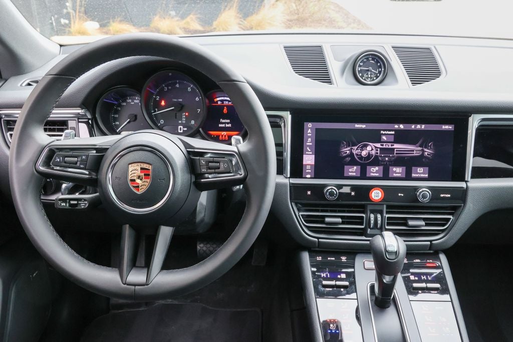 2026 Porsche Macan Base