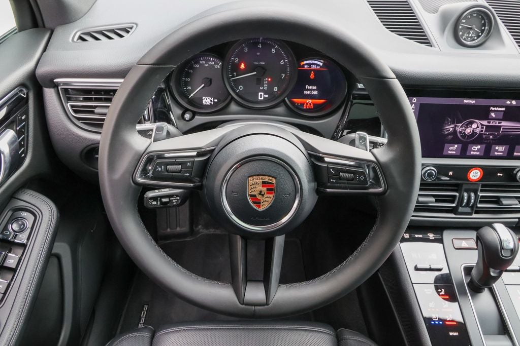 2026 Porsche Macan Base