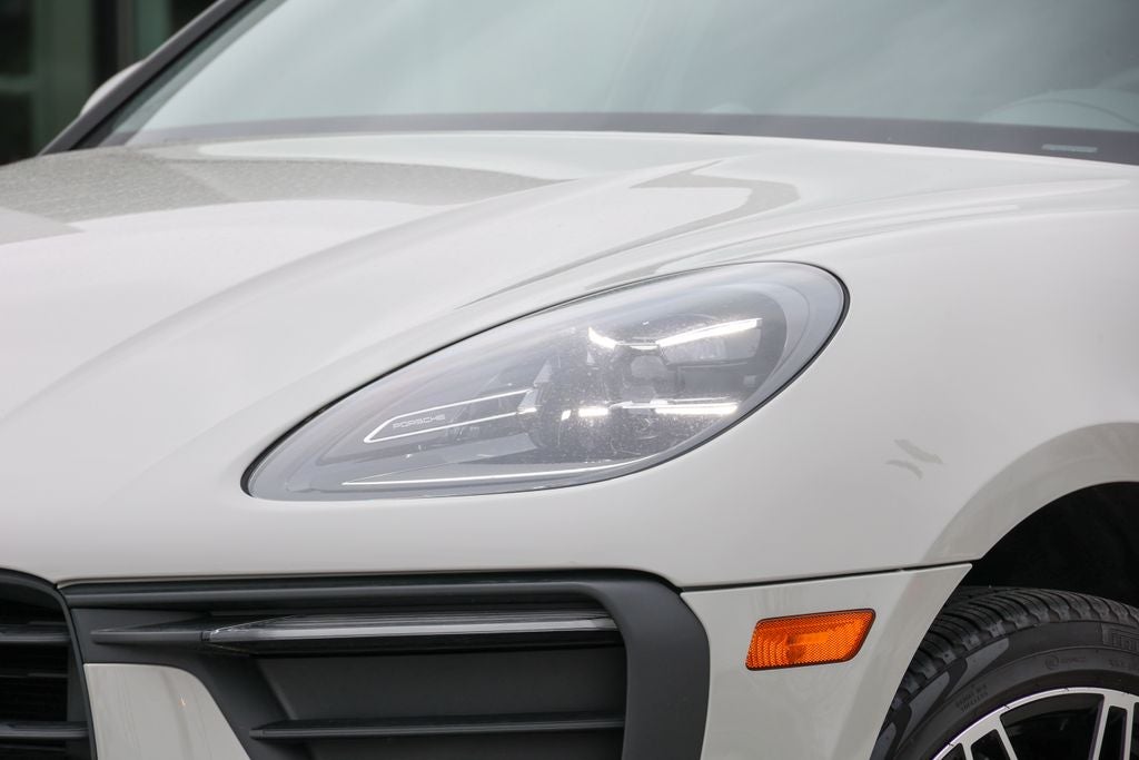 2026 Porsche Macan Base