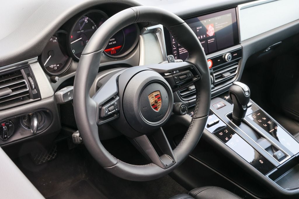 2026 Porsche Macan Base