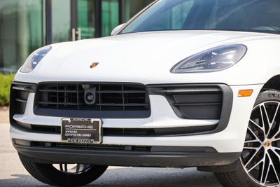 2026 Porsche Macan Base