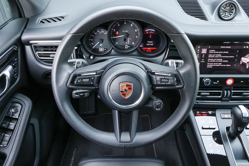 2026 Porsche Macan Base