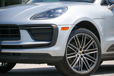 2026 Porsche Macan Base