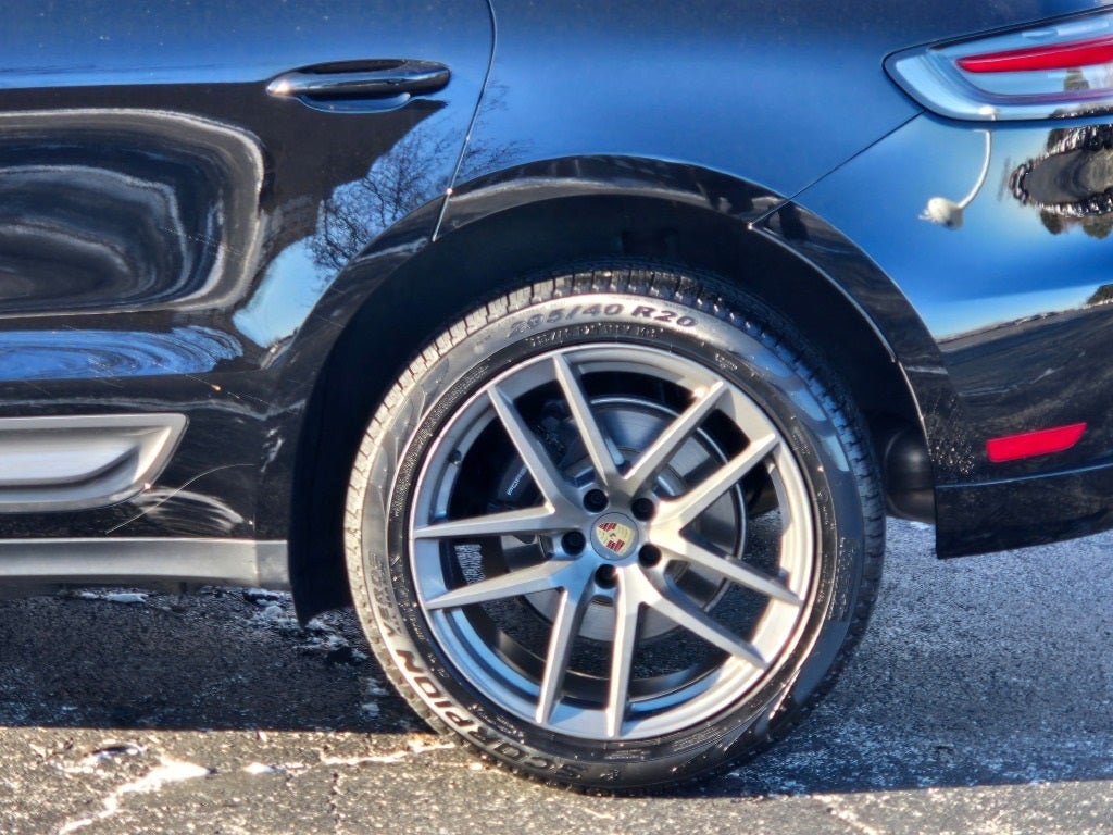 2025 Porsche Macan T